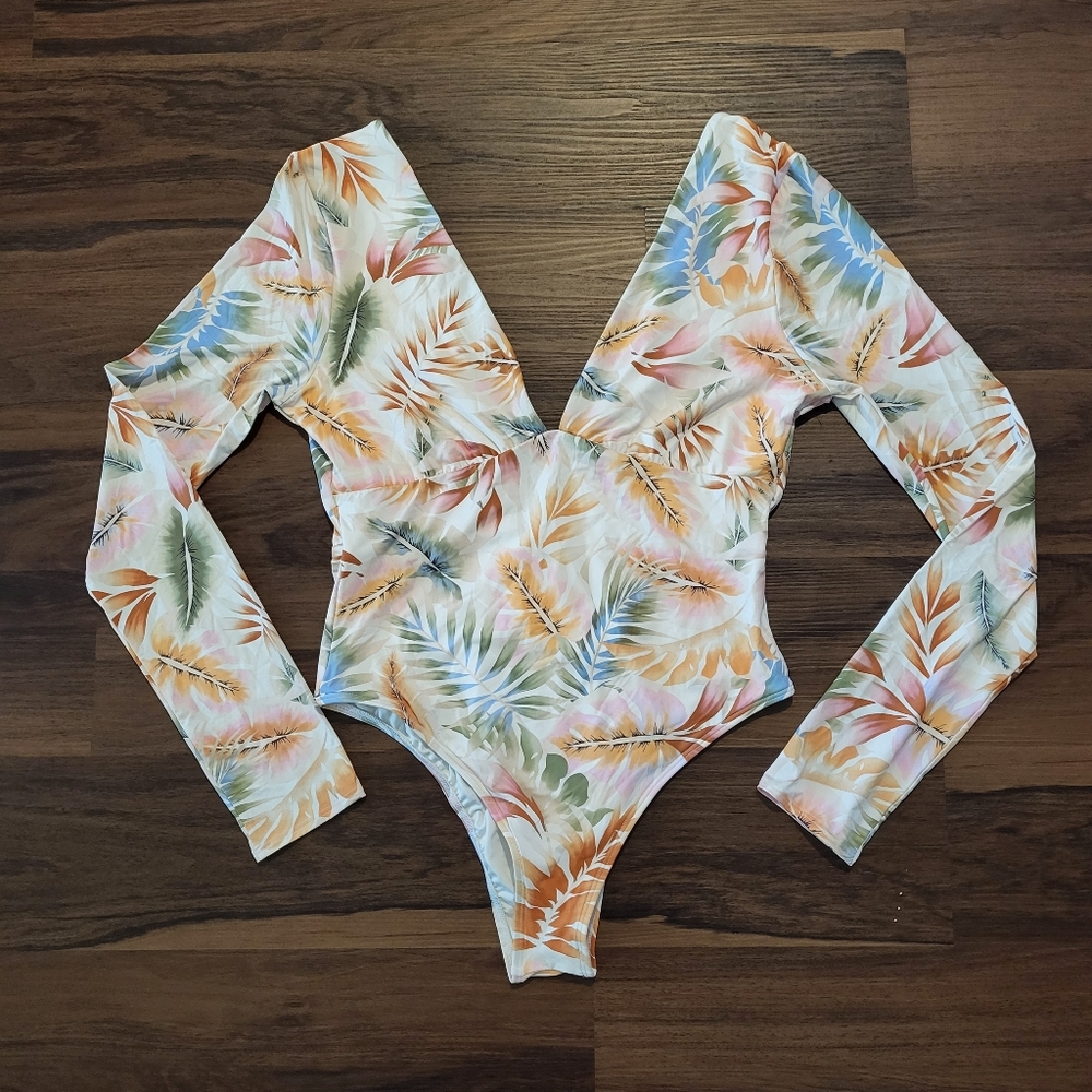 NWT Billabong Island Calling Long Sleeve One-Piece Swimsuit Size XL/14